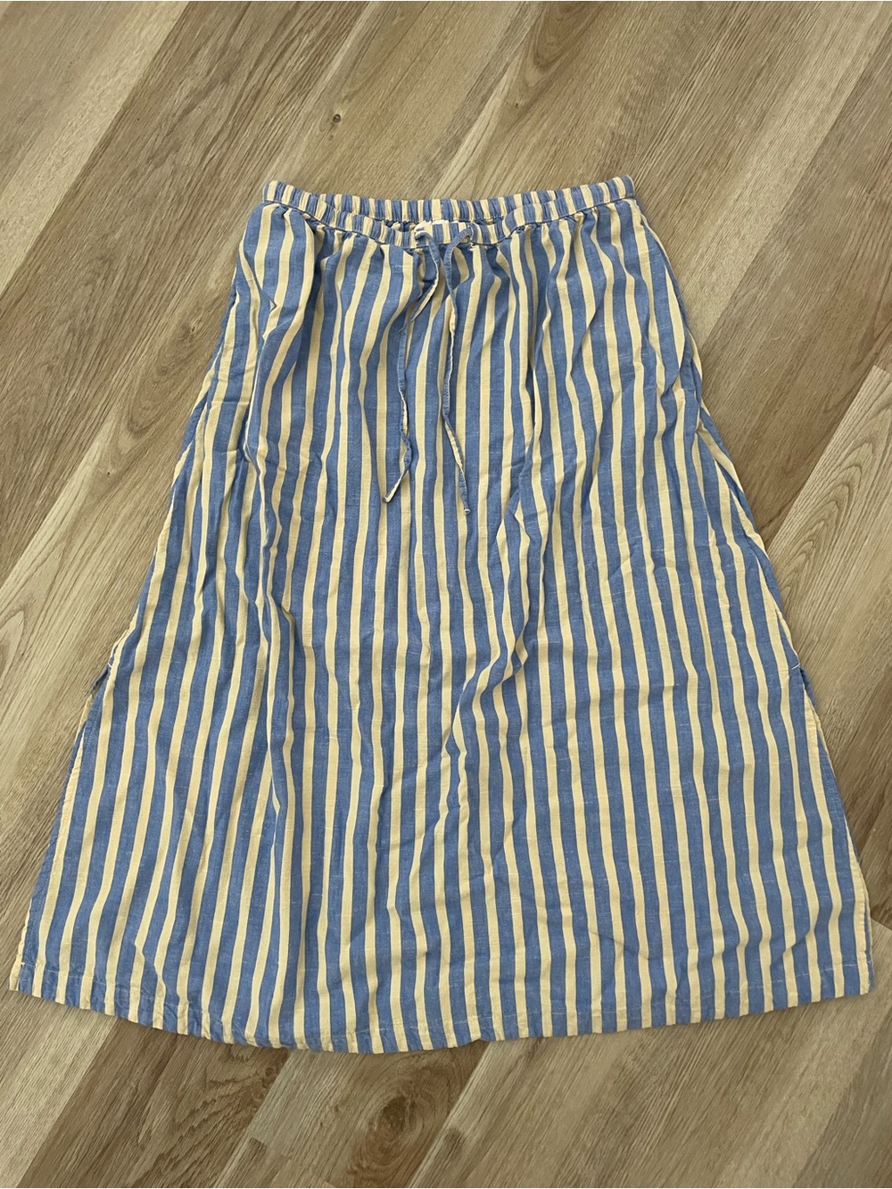 Universal Thread Blue And White Striped Linnen Skirt
